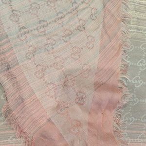 GUCCI Pashmina Scarf!